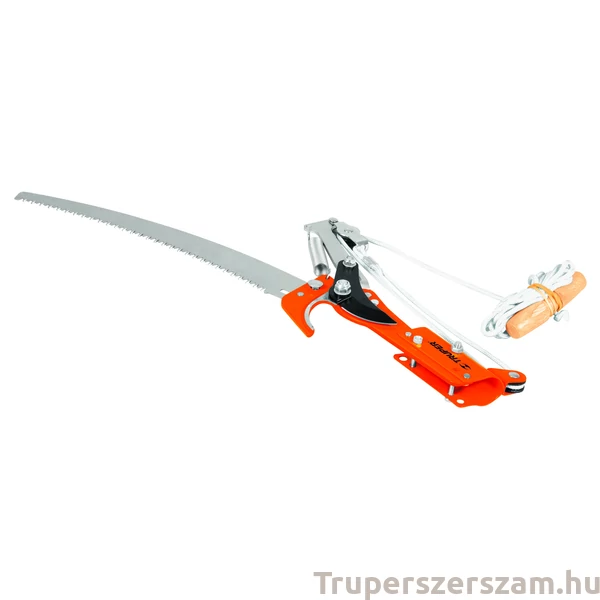 Ágvágó ágfűrésszel